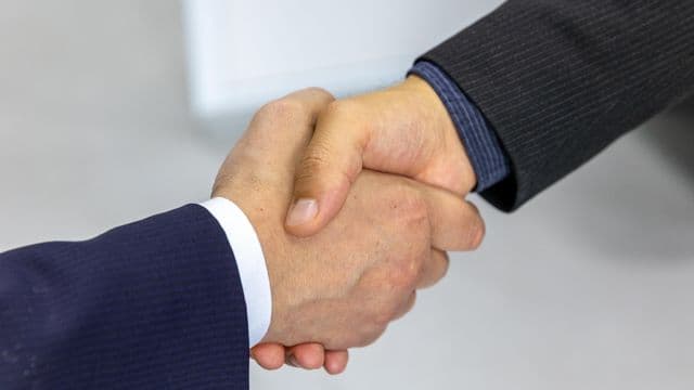 كيف تختار مقدم الخدمة المناسب لمشروعك؟